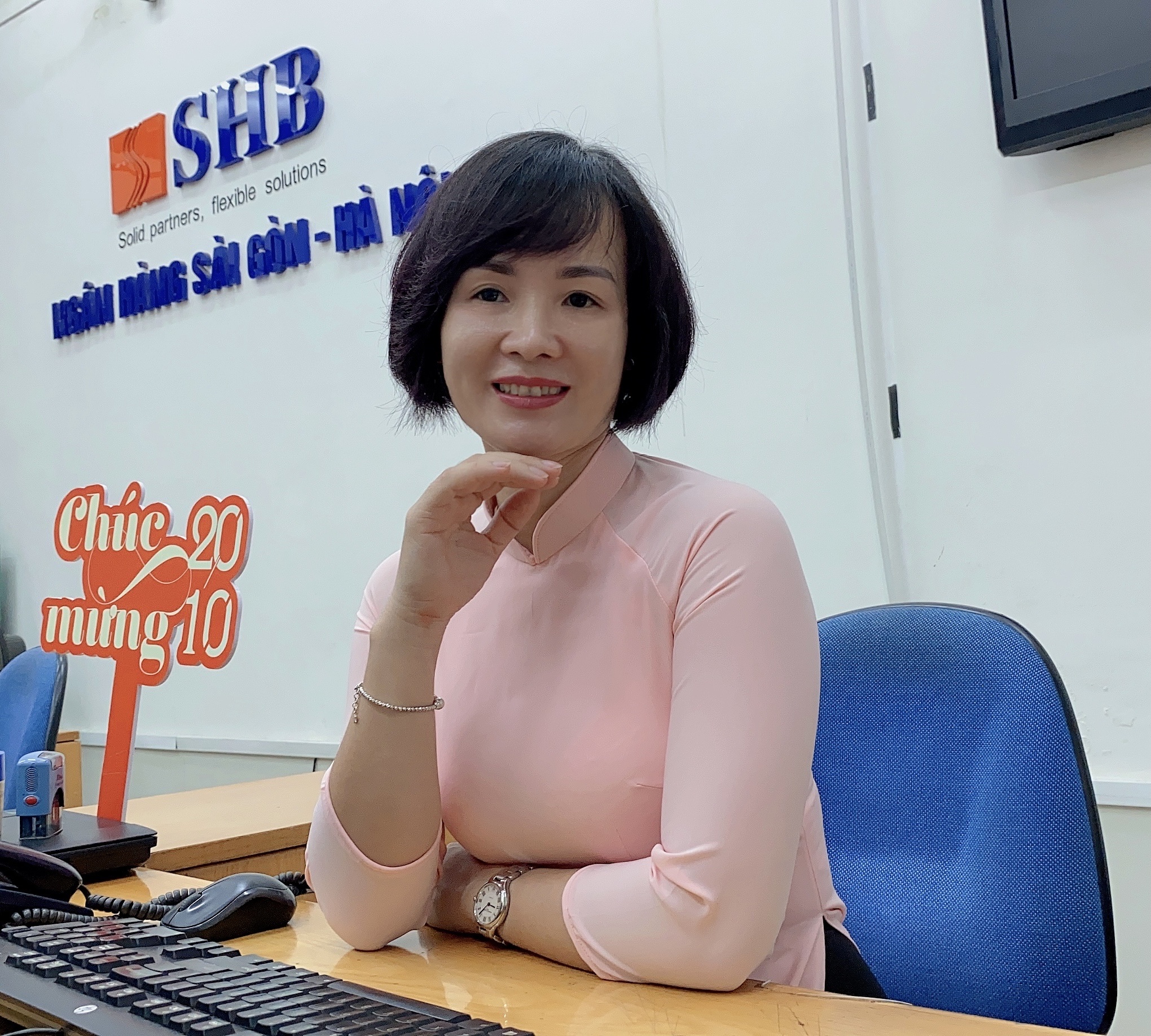 Lan thời gian làm ngân hàng